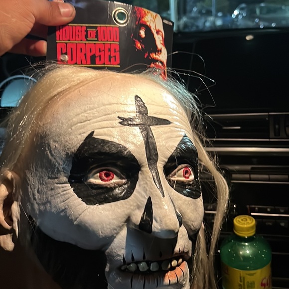 Mask - Picture 2 of 5